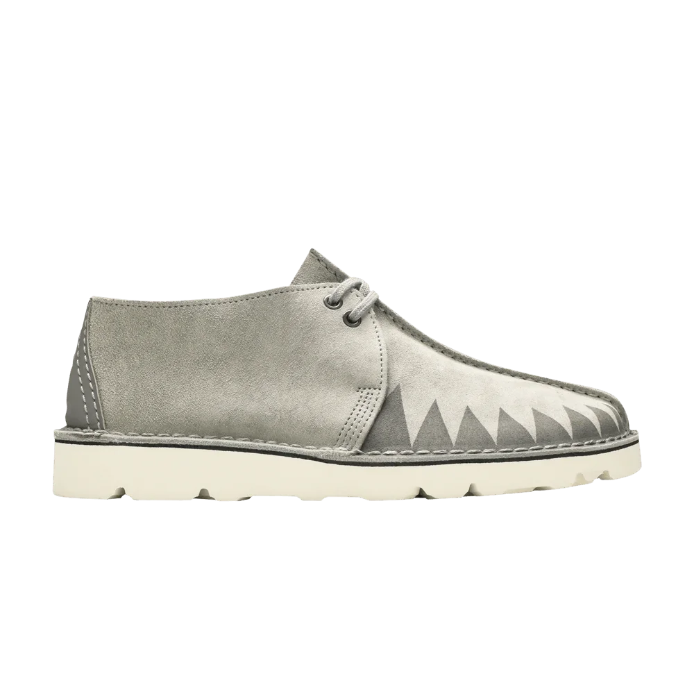 Krossovki-Neighborhood-x-Clarks-Desert-Trek-Grey