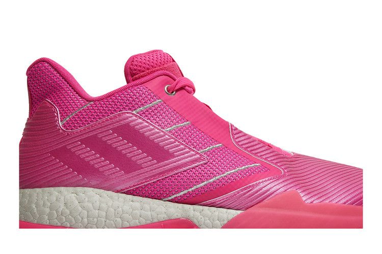 t-mac-millennium-2-breast-cancer-awareness-fv8942_01