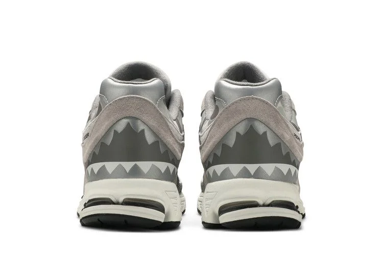 Кроссовки BAPE x New Balance 2002R 'Apes Together Strong - Grey Camo'