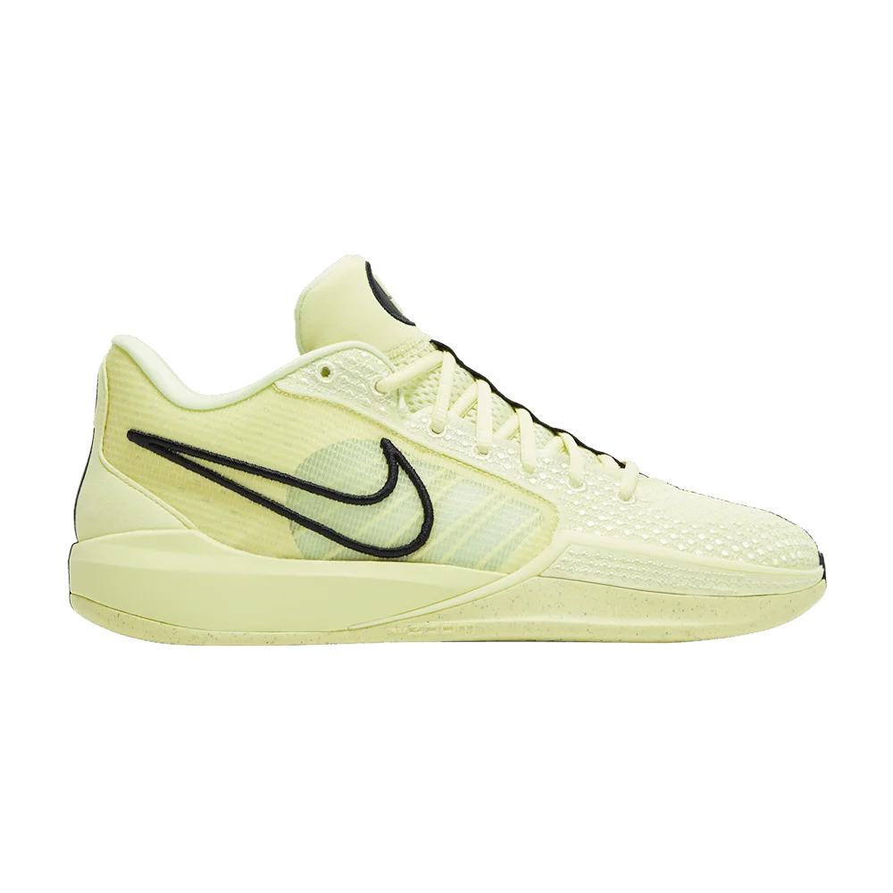 Krossovki-Nike-Wmns-Sabrina-1-Exclamaton
