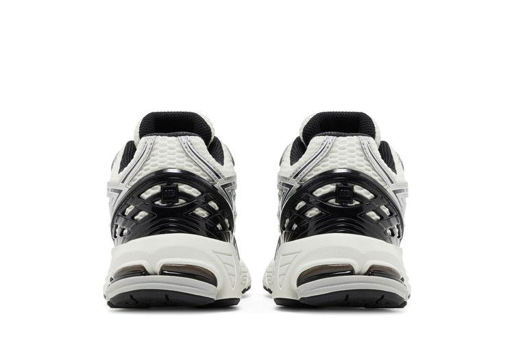 Кроссовки New Balance 1906R Big Kid 'Silver Metallic Black'