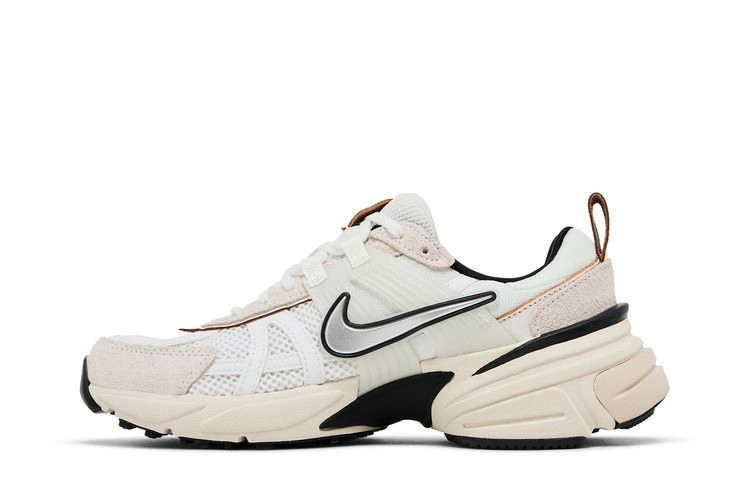 Кроссовки Nike Wmns V2K Run 'White Light Orewood Brown'