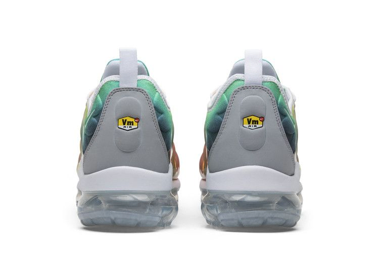 Кроссовки Nike Air VaporMax Plus 'Retuned Air'