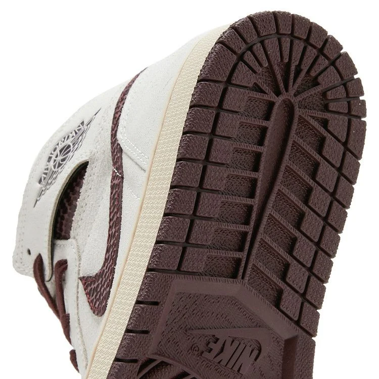 Krossovki-A-Ma-Maniere-x-Air-Jordan-1-High-OG-Airness-9