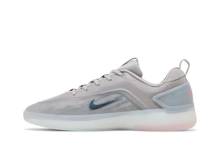 Krossovki-Nike-Zoom-Nyjah-4-SB-College-Grey-2