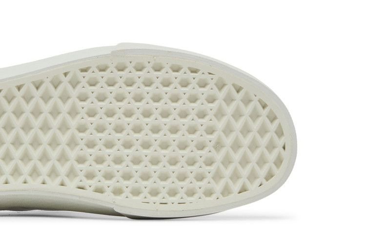 jjjjound-x-classic-slip-on-vlt-lx-hospitality-jjjjound-slip-wht_04