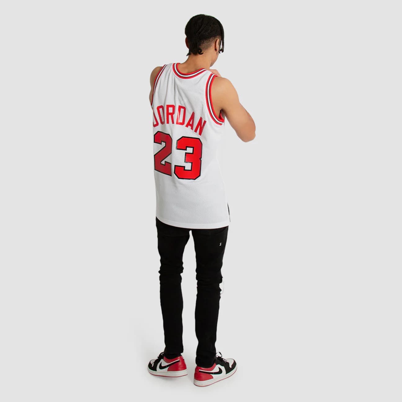 Баскетбольная джерси 1991-1992 Chicago Bulls Michael Jordan #23 Authentic Hardwood Classic White Jersey