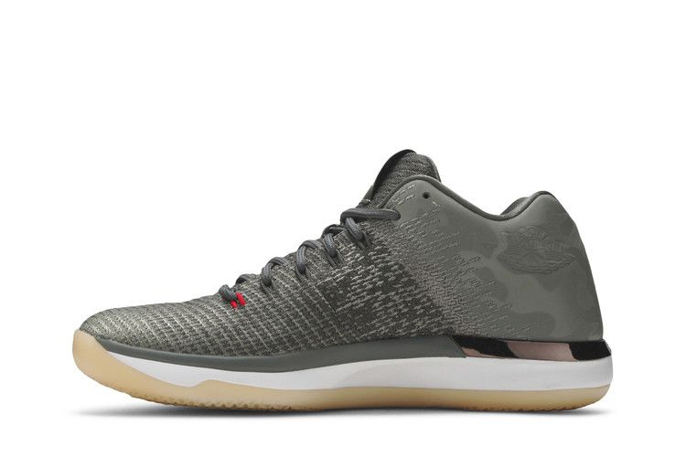 air-jordan-31-low-camo-897564-051_02