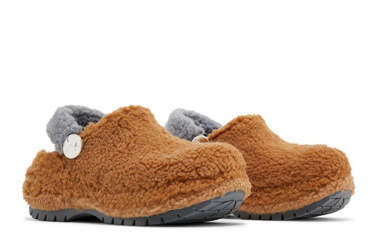 lil-nas-x-x-mega-crush-clog-brown-sherpa-209508-088_07