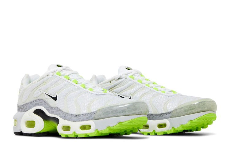 air-max-plus-gs-reflective-logo-white-volt-cd0609-015_07
