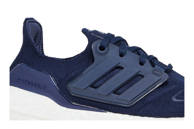 Кроссовки adidas Wmns UltraBoost 22 'Collegiate Navy'