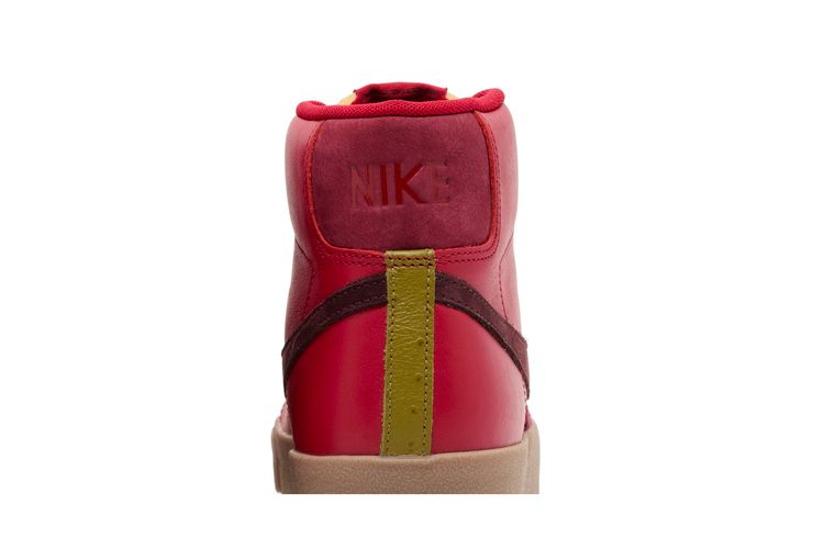 Кроссовки Nike Blazer Mid '77 'Layers of Love'