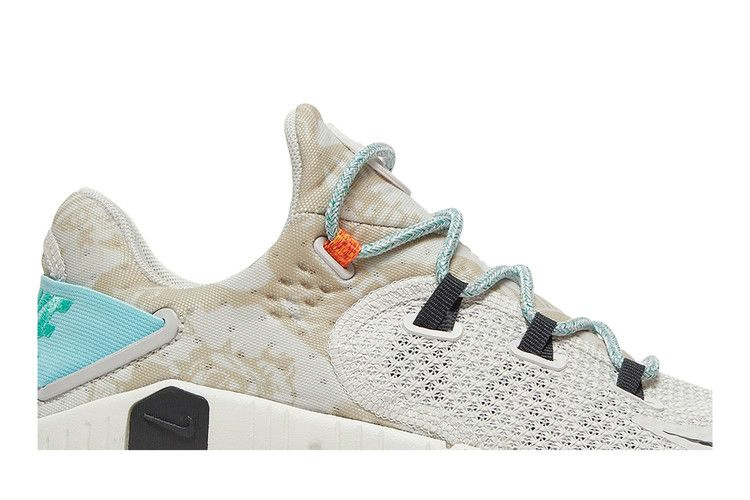 Кроссовки Nike Wmns Free Metcon 4 'Platinum Tint Copa'