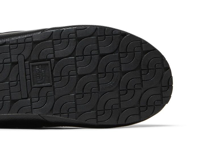 kaws-x-wmns-thermoball-traction-mule-vs-black-nf0a7w6m-kx7_04