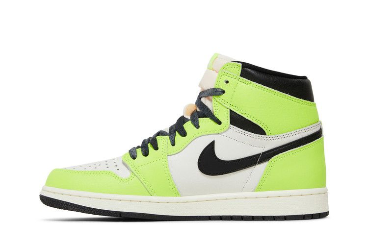 air-jordan-1-retro-high-og-visionaire-555088-702_02