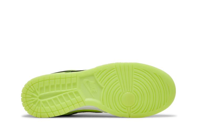 dunk-low-se-glow-in-the-dark-fj4610-702_03