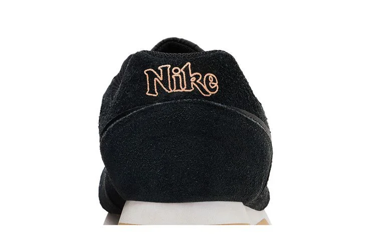 Кроссовки Nike Wmns MD Runner 2 SE 'Black Gum'