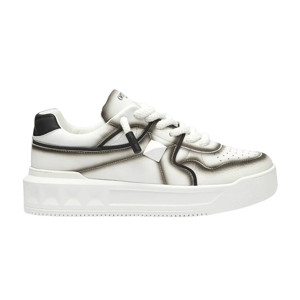 Krossovki-Valentino-One-Stud-Low-White-Black-Fade