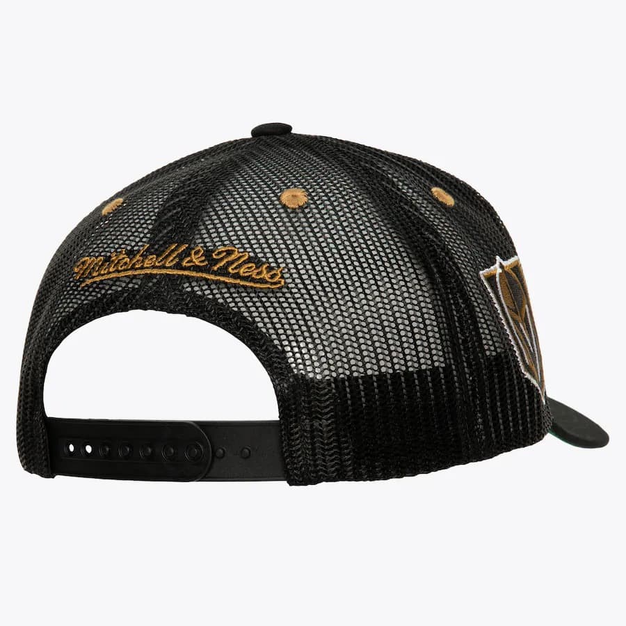 Бейсболка Mitchell & Ness Black Vegas Golden Knights Team Seal Trucker Adjustable Hat