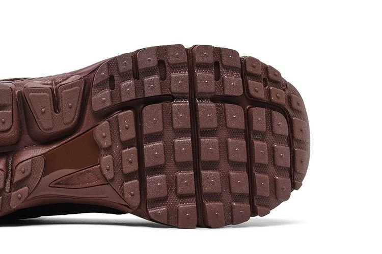 Кроссовки Nike Wmns Air Zoom Vomero 5 'Fauna Brown Velvet Brown'
