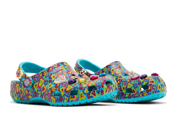 lisa-frank-x-classic-clog-kids-digital-aqua-multi-hearts-207737-4sm_07