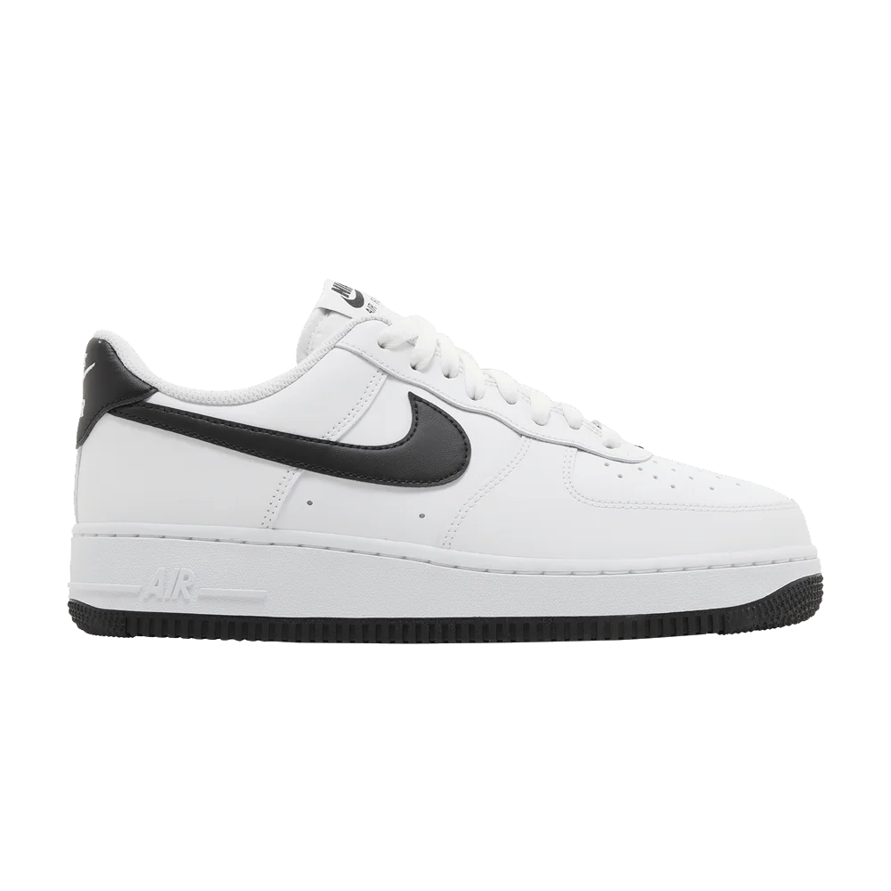 Krossovki-Nike-Air-Force-1-07-White-Black-Outsole