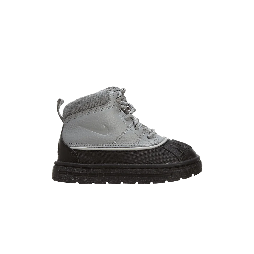 Krossovki-Nike-Woodside-TD-Matte-Silver
