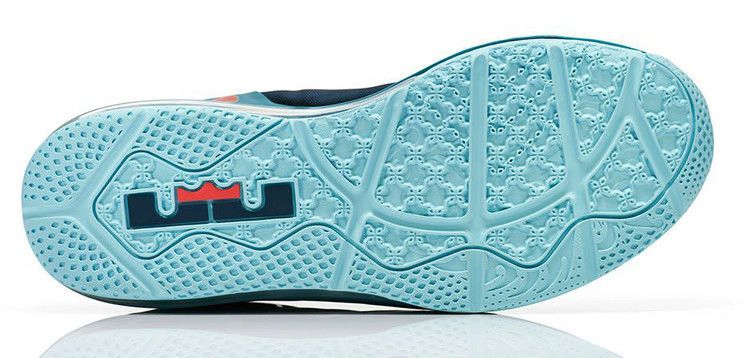 Кроссовки Nike Max LeBron 11 Low 'Turbo Green'