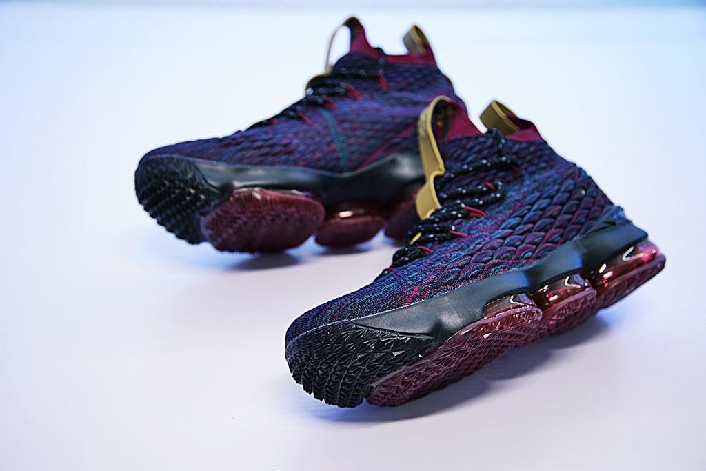 Кроссовки LeBron 15 EP New Heights