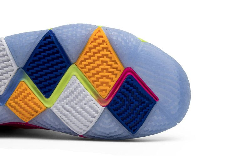 kyrie-4-confetti-aj1691-900_04