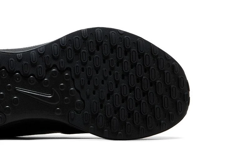 Krossovki-Nike-Revolution-7-Extra-Wide-Black-Off-Noir-4