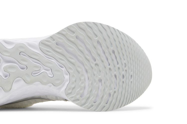 wmns-react-infinity-run-flyknit-3-white-metallic-silver-dd3024-101_04