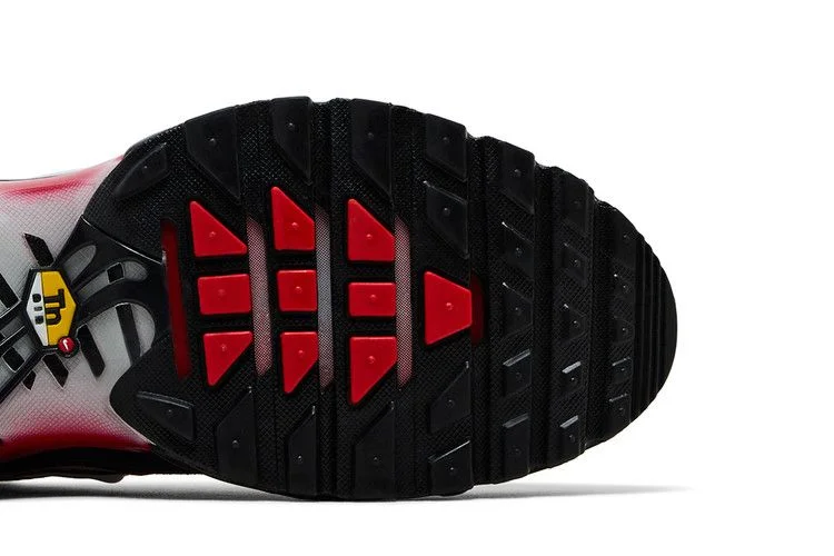 Krossovki-Nike-Air-Max-Plus-Pure-Platinum-University-Red-4