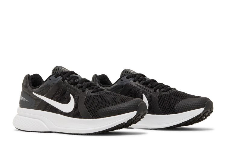 wmns-run-swift-2-black-white-cu3528-004_07