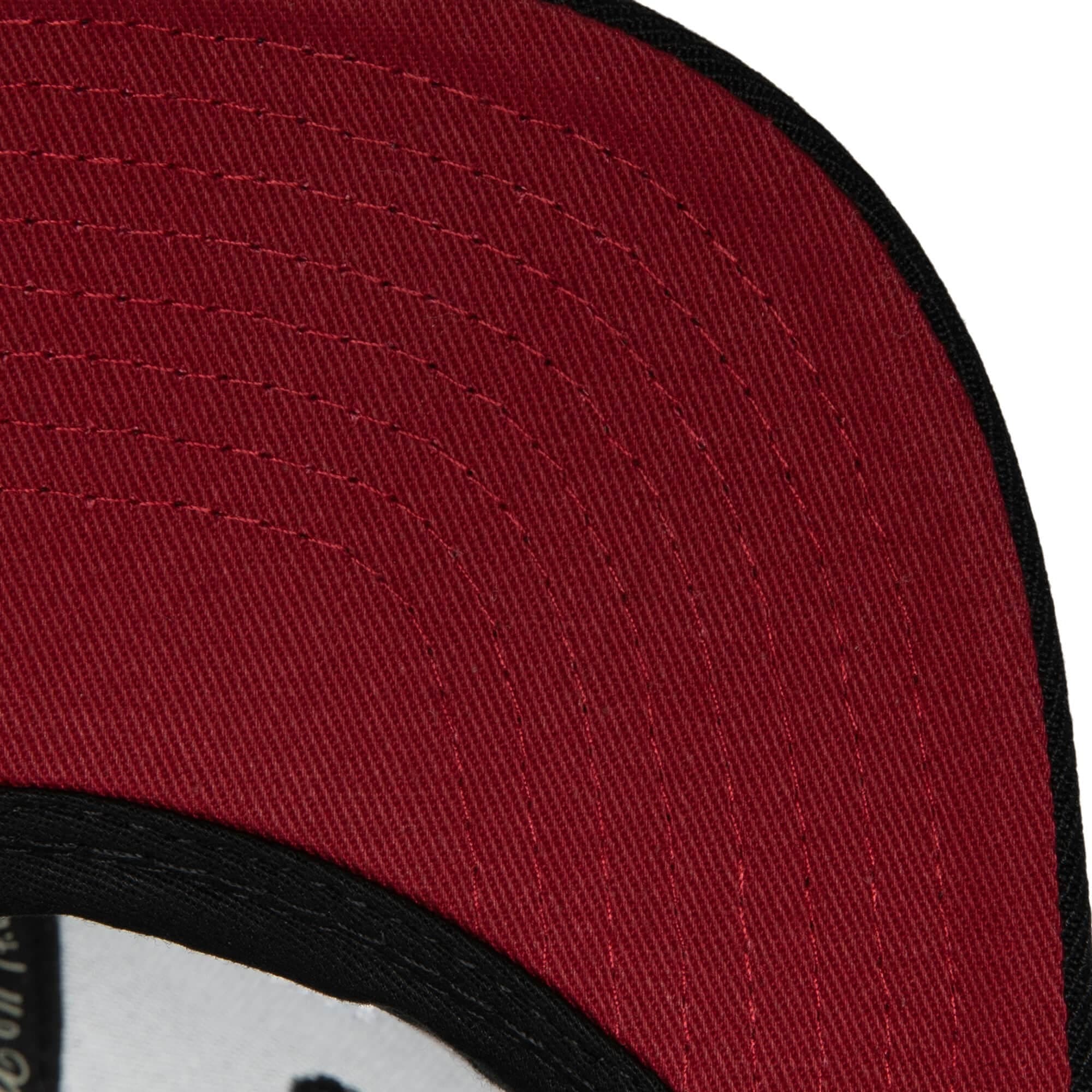 Бейсболка Mitchell & Ness Team Script 2.0 Snapback Miami Heat Hat