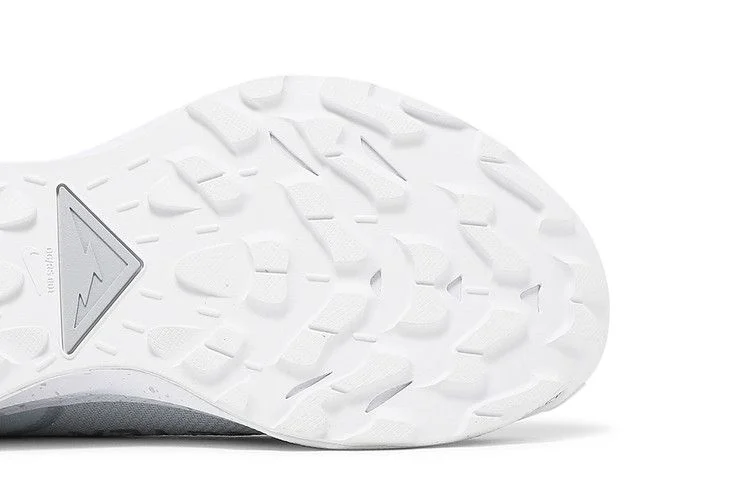 Krossovki-Nike-Pegasus-Trail-2-Gore-Tex-Pure-Platinum-4