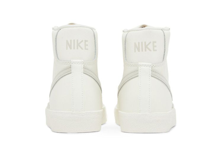 Кроссовки Nike Wmns Blazer Mid '77 Vintage 'Sail Light Bone'