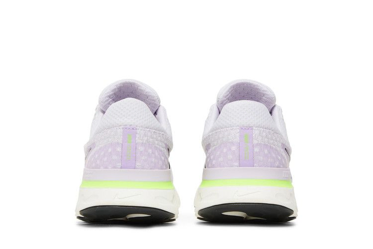 react-infinity-run-flyknit-3-barely-grape-ghost-green-dh5392-500_05