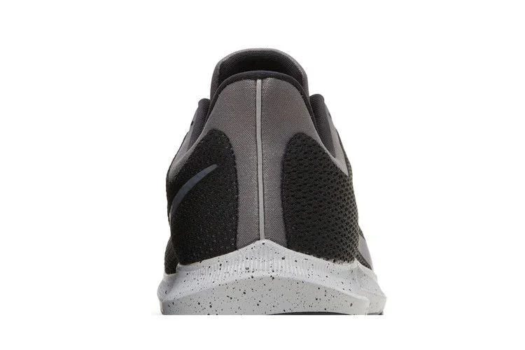 Krossovki-Nike-Quest-2-SE-4E-Wide-Black-Wolf-Grey-6
