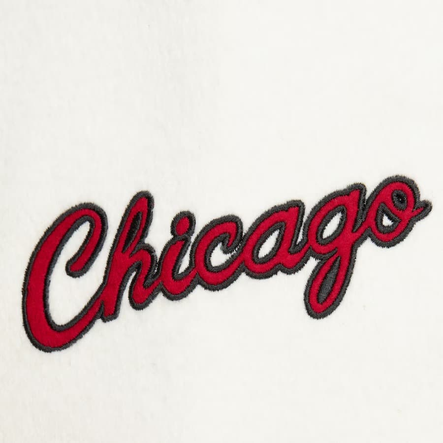 Бомбер Mitchell & Ness Black Chicago Bulls Team History Vintage Logo Full-Snap Varsity Jacket