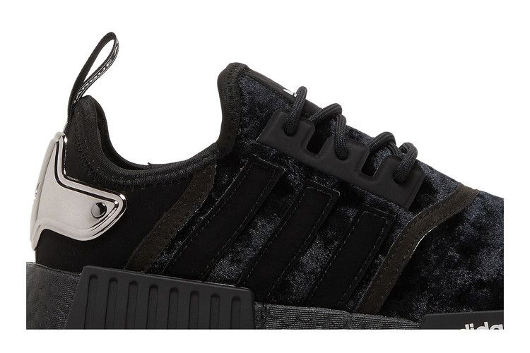 wmns-nmd_r1-triple-black-gw5682_01