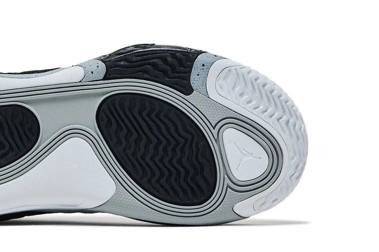 Krossovki-Air-Jordan-Tatum-2-GS-Neon-4