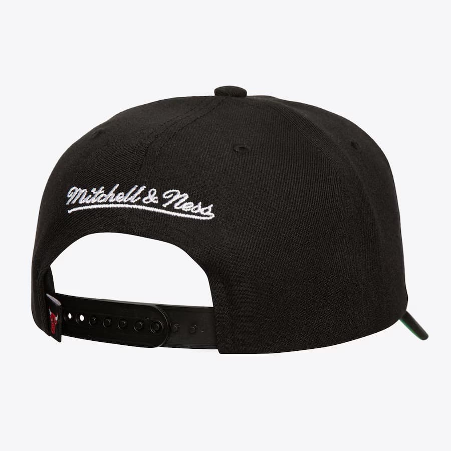 Mitchell-Ness-Black-Chicago-Bulls-Neon-Logo-Pro-Crown-Snapback-Hat-1