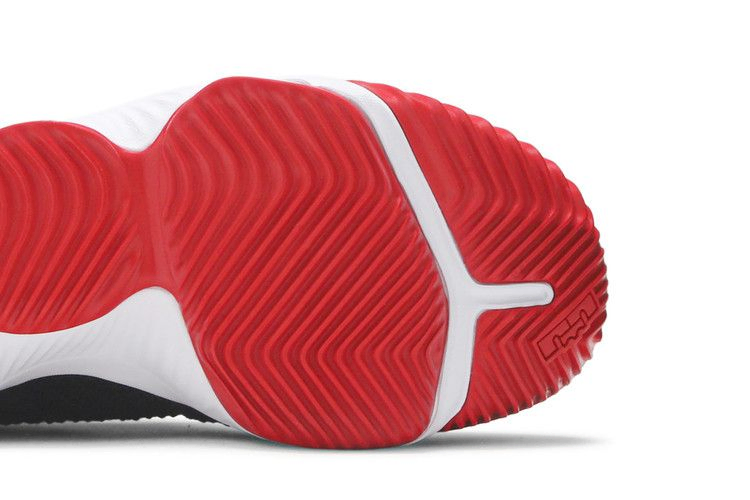 lebron-16-gs-bred-aq2465-016_04