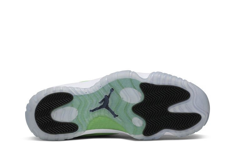 jordan-future-low-light-green_03