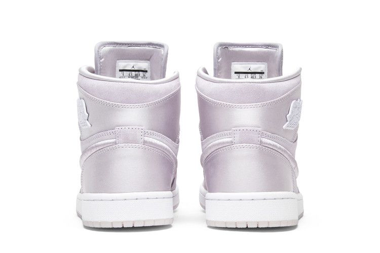 wmns-air-jordan-1-retro-high-season-of-her-barely-grape-ao1847-545_05