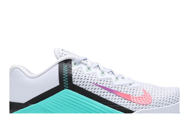 wmns-metcon-6-football-grey-jade-at3160-020_01