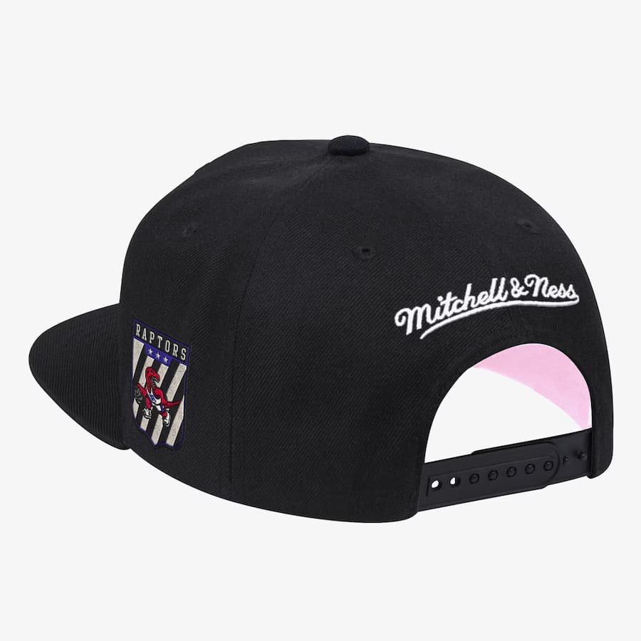 Бейсболка Mitchell & Ness Black Toronto Raptors Hardwood Classics Pink Under Script Snapback Hat