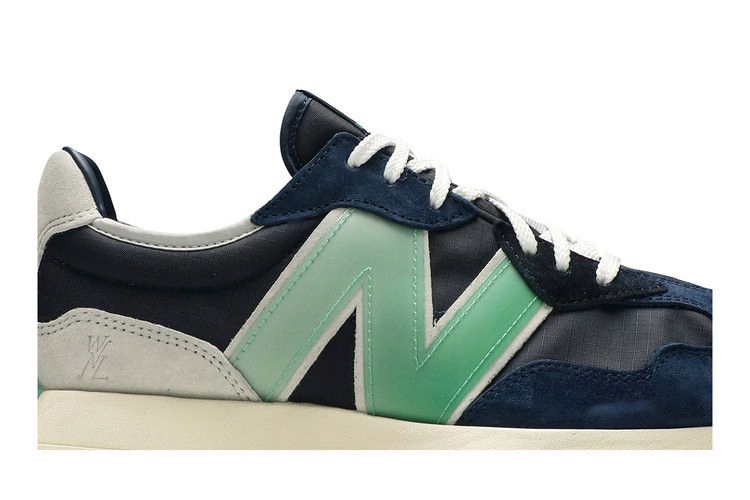 Кроссовки PSNY x New Balance 327 'We Need Leaders'