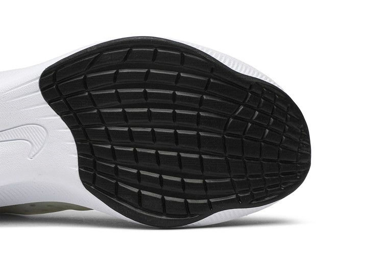 zoom-fly-3-white-at8240-100_04
